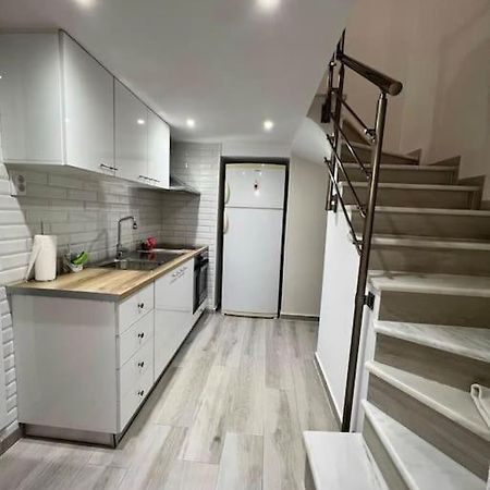 Chris Apartment With Loft Preveza Bagian luar foto