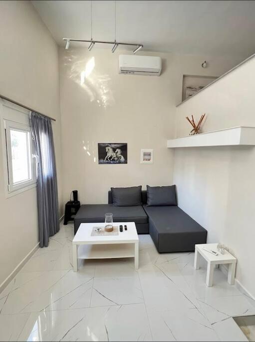 Chris Apartment With Loft Preveza Bagian luar foto