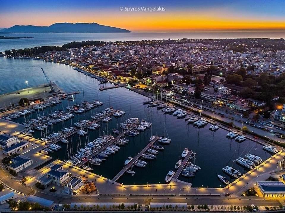 Chris Apartment With Loft Preveza Bagian luar foto